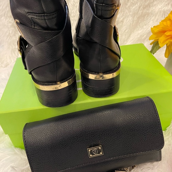 Vince Camuto Mid Calf Boots w/ crossbody bag set! - Picture 2 of 10
